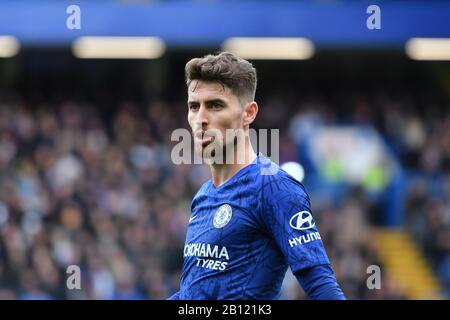 London, Großbritannien. Februar 2020. Jorginho vom FC Chelsea während des Premier-League-Spiels zwischen Chelsea und Tottenham Hotspur an der Stamford Bridge, London am Samstag, 22. Februar 2020. (Kredit: Ivan Yordanov/MI News)Foto darf nur für redaktionelle Zwecke in Zeitungen und/oder Zeitschriften verwendet werden, Lizenz für kommerzielle Nutzung erforderlich Kredit: MI News & Sport /Alamy Live News Stockfoto