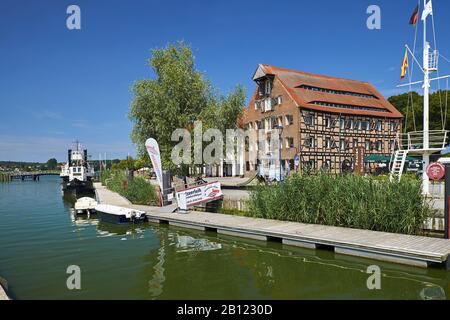 Lagerhaus am Alten Hafen in Wolgast, Mecklenburg-Vorpommern, Deutschland Stockfoto