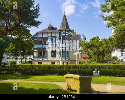 Haus Schwalbennest an der Promenade im Ostseebad Zinnowitz, Mecklenburg-Vorpommern, Deutschland Stockfoto