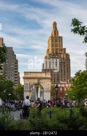 New York City - 20. Mai 2016: Blick auf den Washington Square Park in New York City Stockfoto