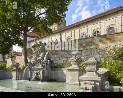 Wittelsbacher Brunnen, Schlosskirche und Burgturm in Bayreuth, Oberfranken, Deutschland Stockfoto