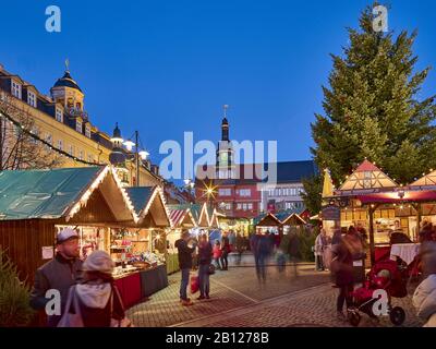 Weihnachtsmarkt auf Schloss und Rathaus, Eisenach, Thüringen, Deutschland Stockfoto