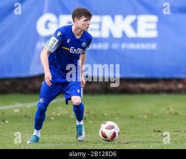 Ian Hoffmann (KSC) Einzelförderung, ausgeschnitten. Deutschland / Fußball / Jugend U 19: Karlsruher SC - Eintracht Frankfurt, 22.02.2020 - Einsatz weltweit Stockfoto