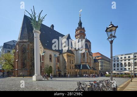 Nikolaikirche mit Nikolai Spalte in Leipzig, Sachsen, Deutschland Stockfoto