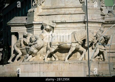 Die Avenue Libertade endet am Kreisverkehr des Marquis de Pombal, wo sich auch seine Statue in der Mitte befindet. Stockfoto