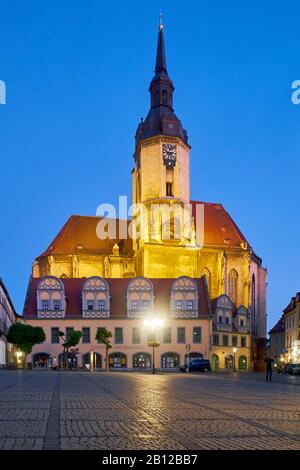 Markt mit Wenzel Kirche am Abend in Naumburg/Saale, Sachsen-Anhalt, Deutschland Stockfoto