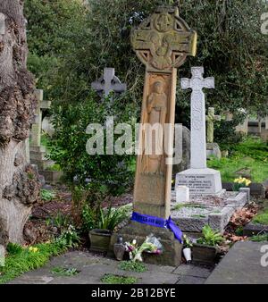 Emmeline Pankhursts Grab auf dem Brompton Cemetery, Old Brompton Road, Kensington, London, SW10. Stockfoto