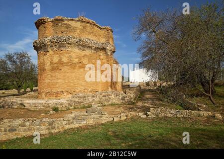 Römische Ausgrabungsstätte, die Rückseite des Wasser Tempel, Milreu Estói, Algarve, Faro, Portugal Stockfoto