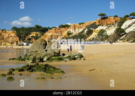 Praia da Falésia (Praia do Barranco das belharucas), Vilamoura, Quarteira, Faro, Algarve, Portugal Stockfoto