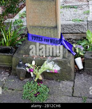 Emmeline Pankhursts Grab auf dem Brompton Cemetery, Old Brompton Road, Kensington, London, SW10. Stockfoto