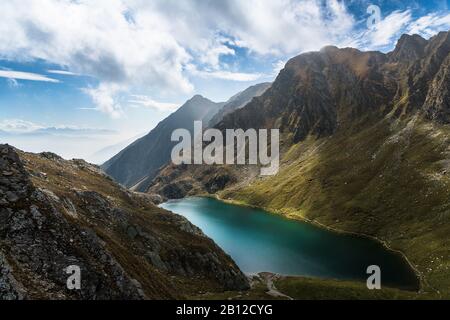 Wanderung zur Seefeldspitze, Blick auf Seefeldsee, Valser Tal, Pfunderer Berge, Südtirol, Italien Stockfoto