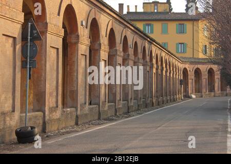 San Luca Arcade ist die längste Veranda der Welt. Bologna, Italien Stockfoto