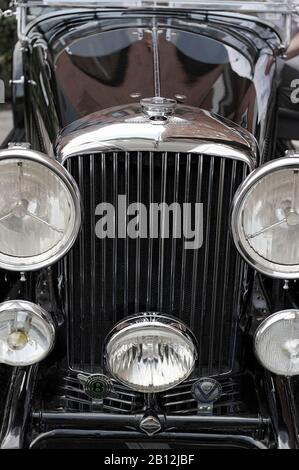 Kühlerdetail BENTLEY 4.5l Blower,Vanden Plas Open Sports Tourer,Baujahr 1934,Hamburg - Berlin CLASSIC Rallye,Prototyp Museum Hamburg,Hafencity District,Hamburg,Deutschland,Europa Stockfoto