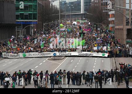 Freitag Für Die Künftige Demonstration in Hamburg, 21. Februar 2020, Luisa Neubauer und Greta Thunberg vorne gerade erkennbar Stockfoto
