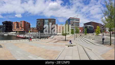 Panorama, Sandtorkai im Hochsommer mittags, Hafenviertel, Bezirk Mitte, Hamburg, Deutschland, Europa Stockfoto