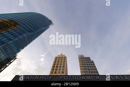 U-Bahnhof, Potsdamer Platz am frühen Abend, Berlin, Deutschland, Europa Stockfoto