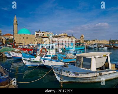 Hafen mit Sinan-Pascha-Moschee in Akko bei Haifa, Israel Stockfoto