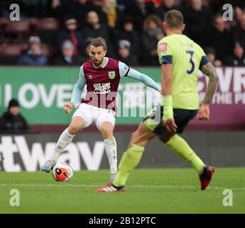 Turf Moor, Burnley, Lancashire, Großbritannien. Februar 2020. English Premier League Football, Burnley gegen AFC Bournemouth; Jeff Hendrick von Burnley Credit: Action Plus Sports/Alamy Live News Stockfoto