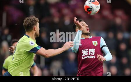 Turf Moor, Burnley, Lancashire, Großbritannien. Februar 2020. English Premier League Football, Burnley gegen AFC Bournemouth; Dwight McNeil von Burnley Credit: Action Plus Sports/Alamy Live News Stockfoto