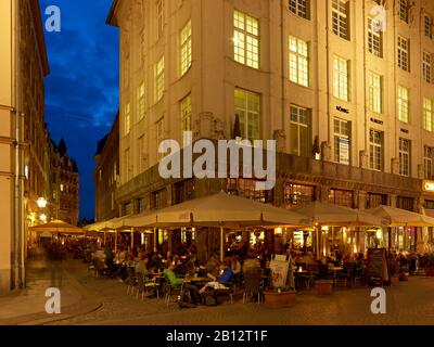 Gastronomie in der Barfussgaesschen Gasse am Marktplatz, Leipzig, Sachsen, Deutschland Stockfoto