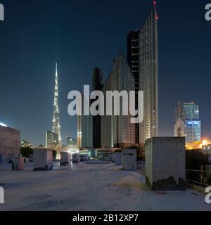 Arady Towers und Burj Khalifa, Dubai, VAE Stockfoto