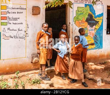 Kinder in einer florierenden Grundschule in der Nähe Von Voi im Süden Kenias Stockfoto