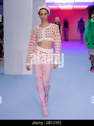 London, Großbritannien, 13. Februar 2020, Ashley Williams Laufsteg-Show London Fashion Week Herbst Winter 2020, Herbst Winter 2020 auf der British Fashion Council Show Sp Stockfoto