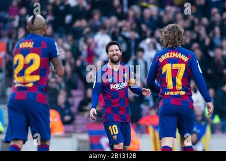 Camp Nou, Barcelona, Katalonien, Spanien. Februar 2020. La Liga Fußball, Barcelona gegen Eibar; Lionel Messi vom FC Barcelona feiert sein viertes Tor in der 80. Minute Credit: Action Plus Sports/Alamy Live News Stockfoto