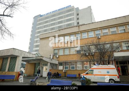 Bukarest, Rumänien - 21. Februar 2020: Das Gebäude des Krankenhauses Bagdasar Arseni in Bukarest an einem bewölkten Wintertag. Stockfoto