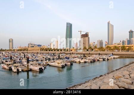 Sultan-Einkaufszentrum mit Jachthafen, Kuwait, Arabische Halbinsel, Westasien Stockfoto