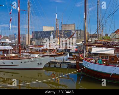 Deutsches Auswanderungszentrum und Schiffe in Bremen Stockfoto