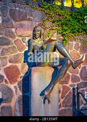 Eulenspiegelbrunnen auf dem Markt in Mölln, Kreis Herzogtum Lauenburg, Schleswig-Holstein, Deutschland Stockfoto