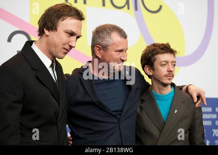 Lars Eidinger, Vadim Perelman und Nahuel Perez Biscayart auf der Pressekonferenz für den Film Persischer Unterricht auf dem 70. Internationalen Filmfestival der Berlinale am Samstag, 22. Februar 2020, Hotel Grand Hyatt, Berlin, Deutschland. Foto: Doreen Kennedy Stockfoto