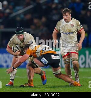 Februar 2020; Kingspan Stadium, Belfast, Antrim County, Nordirland; Guinness Pro 14 Rugby, Ulster versus Cheetahs; Eric O'Sullivan von Ulster bringt den Ball in Kontakt Stockfoto