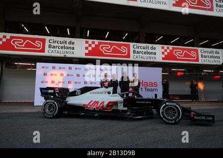 Team Haas präsentierte das neue Auto 2020; #08 Romain Grosjean, & Kevin Magnussen, Gene Haas Gunter Steiner; Haas F1 Team. Formel-1-Weltmeisterschaft Stockfoto