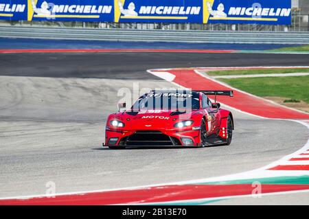 Austin, Texas, USA. Februar 2020. TF SPORT Salih Yoluc (Fahrer 1), Charles Eastwood (Fahrer 2) und Jonathan Adam (Fahrer 3) LMGTE AM #90 mit dem Aston Martin Vantage AMR beim Practice 1-FIA WEC Lone Star Le Mans, Circuit of The Americas in Austin, Texas. Mario Cantu/CSM/Alamy Live News Stockfoto