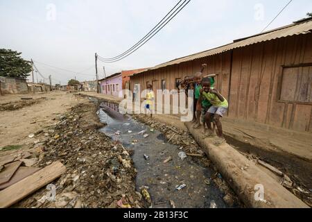 Das Leben in Bairro Rangel, ein Museq, Slum von Luanda, angola, Afrika Stockfoto