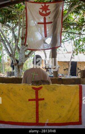 Heimliche Kirche, spirituelle Heilung und Masse in der Republik Kongo, Afrika Stockfoto