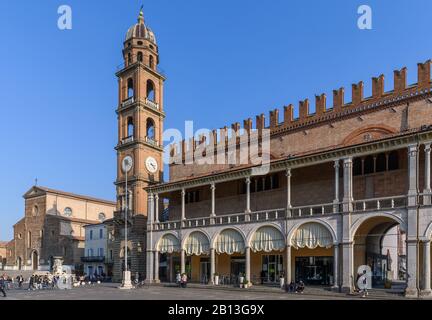 Piazza del Popolo / Piazza della Libertà, Faenza, Emilia Romagna, Italien Stockfoto