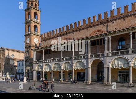 Piazza del Popolo / Piazza della Libertà, Faenza, Emilia Romagna, Italien Stockfoto