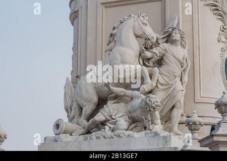 Details rund um den Terreiro do Paco ist ein Reiterstandbild von König Dom Jose, der die Zerstörung des Erdbebens von 1755 in Lissabon Porgual überstand Stockfoto