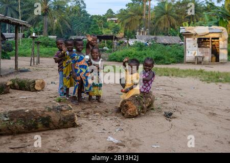 Bantukinder, Bayanga, Zentralafrikanische Republik, Afrika Stockfoto