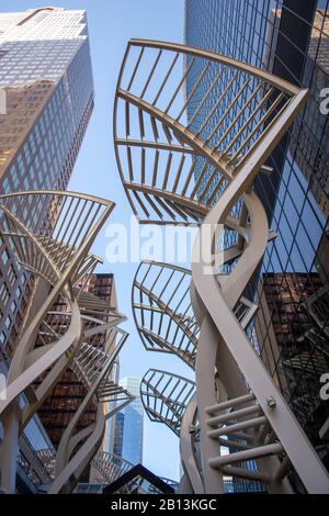 Große Metallbaukunst in der Innenstadt von Calgary Stockfoto