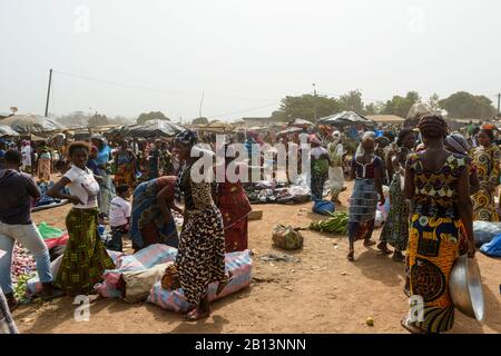 Wochenmärkte in nördlichen Cote d ' Ivoire (Elfenbeinküste) Stockfoto