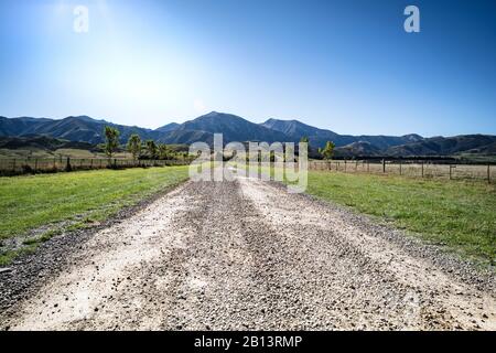 Seitenstraße auf der SH 73 in Neuseeland Stockfoto