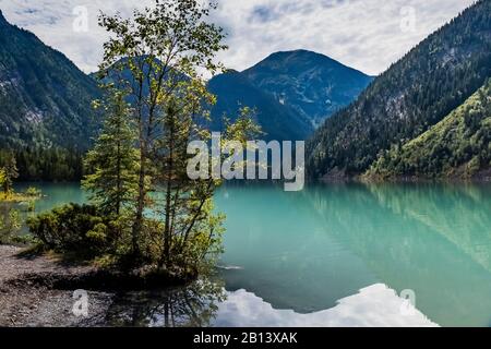 Kinney Lake, mit eiszeitlichem Mehl gefärbt, im Mount Robson Provincial Park, British Columbia, Kanada Stockfoto