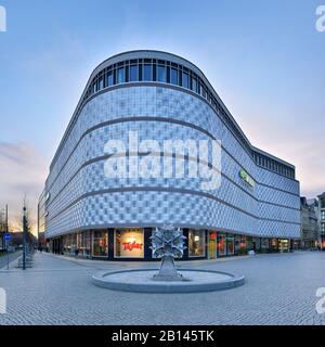 Einkaufszentrum Höfe am Brühl, genannt Blechbüchse, Richard-Wagner-Platz, Leipzig, Sachsen, Deutschland Stockfoto