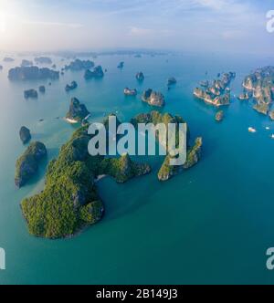 Halong Bucht, Vietnam Stockfoto