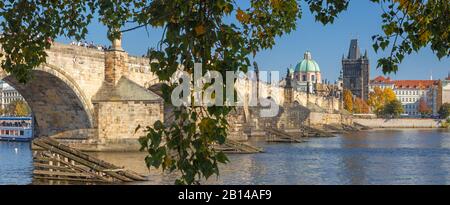 Prag, tschechische Republik - Oktober 13, 2018: Das Panorama von Charles Braut aus West. Stockfoto