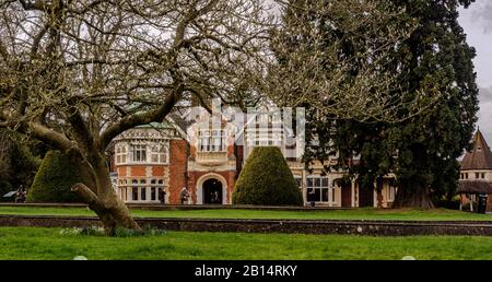 Bletchley Park, Buckinghamshire, Großbritannien, zeigt das restaurierte Mansion House in einer ersten Phase der Wiederherstellung des Standorts. Stockfoto